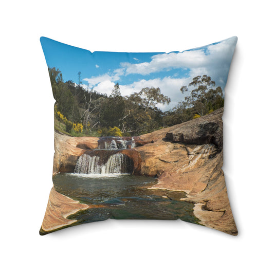 Ozi Pix Waterfall Pillow - Beechworth